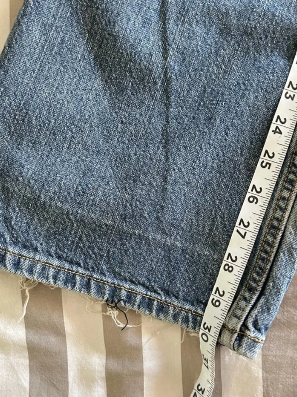 Vintage 2000's Levi's 567 Loose Bootcut Medium Wash Denim Jeans Size 33x30